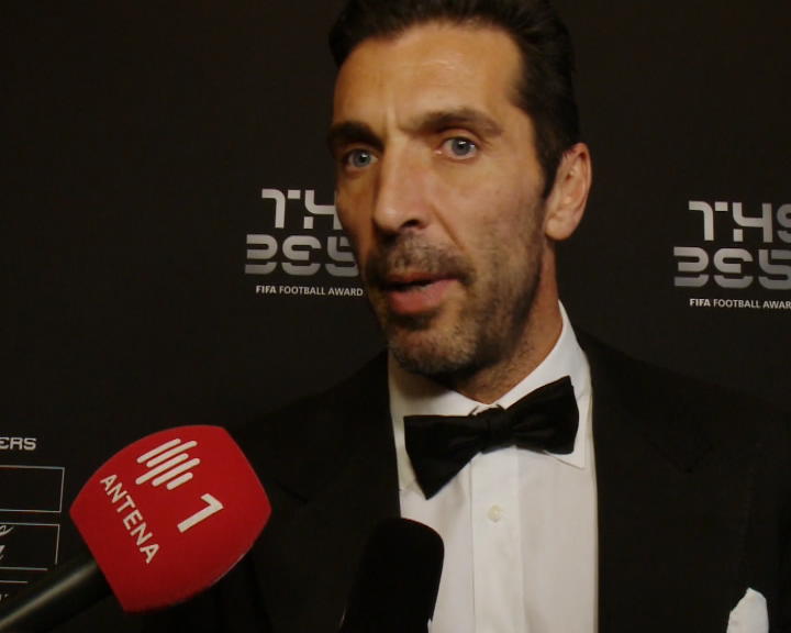 Copertina di Fifa awards, trionfa Buffon: “Vincere a 40 anni mi rende felice e orgoglioso, ma non perdo la voglia di migliorare”
