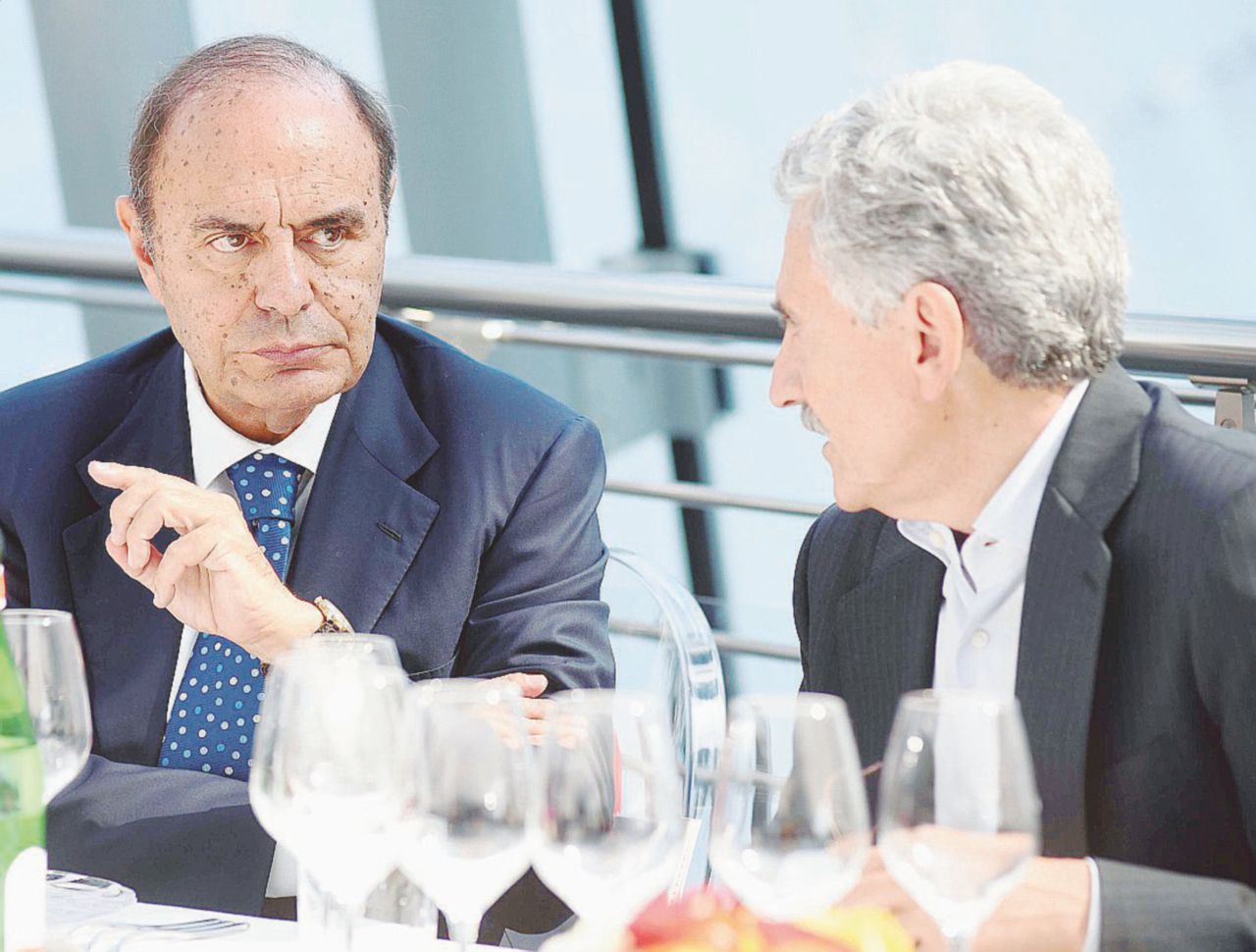 In alto il calice - Bruno Vespa e Massimo D’Alema. - Ansa Da Veneto Banca ai vigneti: gli affari d’oro di Bruno Vespa