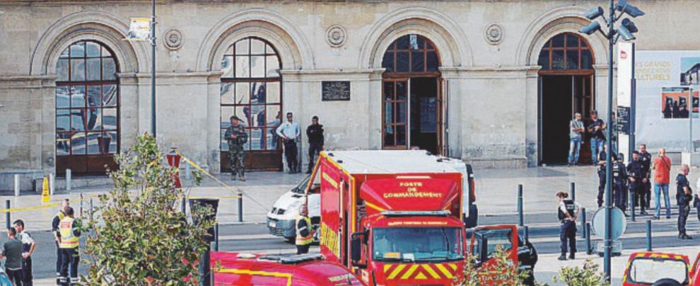 Stazione della morte - Il luogo dove è avvenuto l’assalto di Marsiglia - Reuters Il Jihad fai-da-te colpisce da Marsiglia al Canada