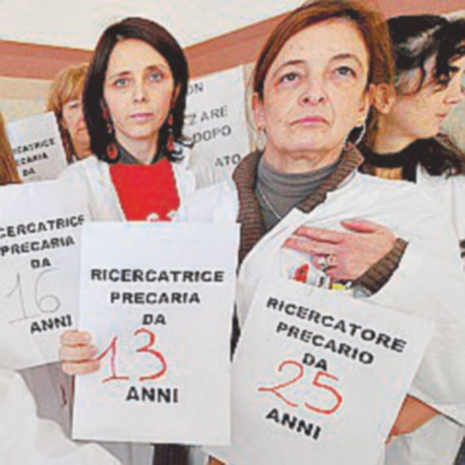 “Pochi soldi per le assunzioni”, i precari della ricerca in piazza “Pochi soldi per le assunzioni”, i precari della ricerca in piazza