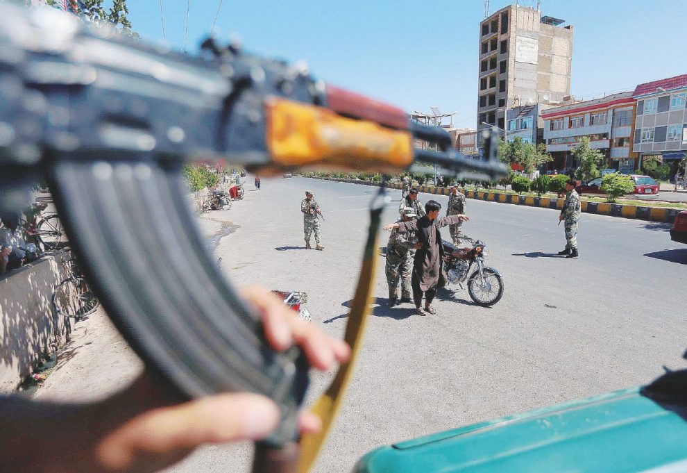 Armi e potere –   un ceck point a Herat
