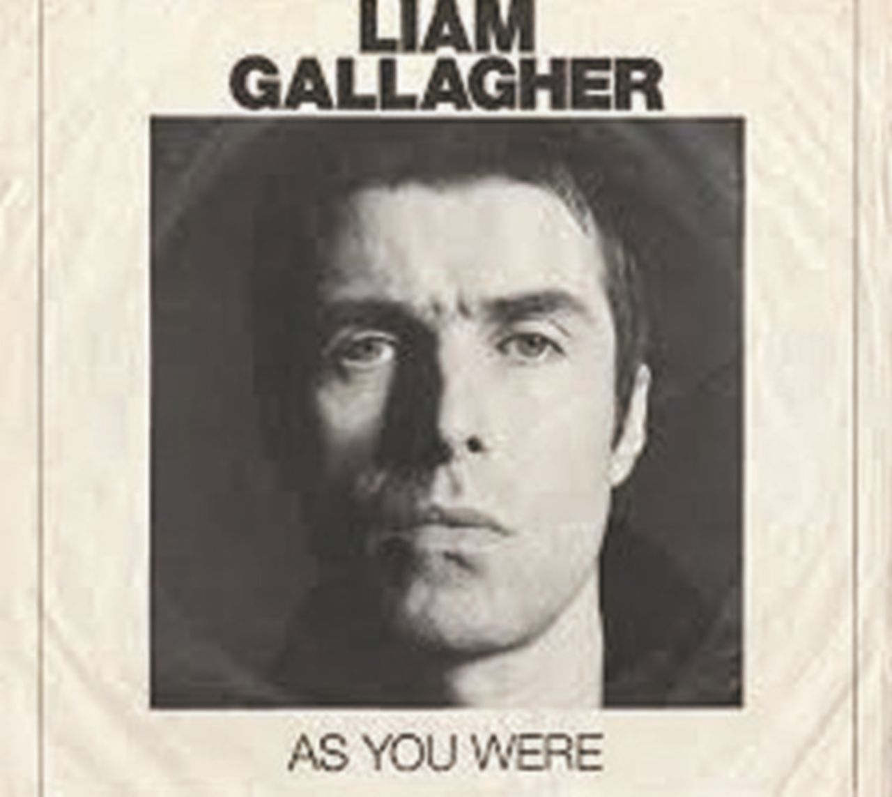 Copertina di Liam Gallagher ci prova senza Oasis, con eccesso