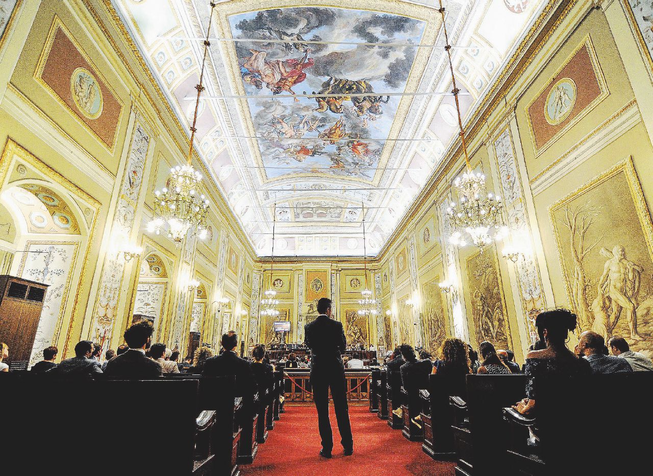 Copertina di I candidati-inquisiti di Sicilia: peculato, estorsione e mafia