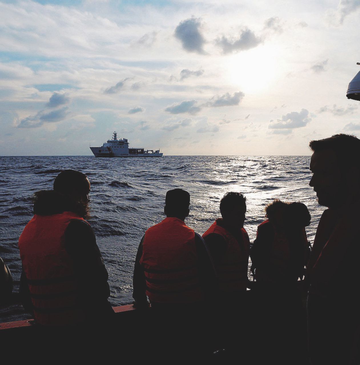 Copertina di Immigrati, le prime vittime in mare sulla rotta tunisina