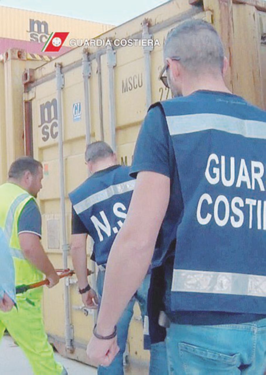 Copertina di Rifiuti “sporchi” in Asia per 46 milioni di euro l’anno