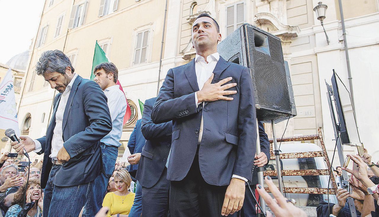 5Stelle, tutti all’assalto della “Lega venduta”. E Fico torna sul palco