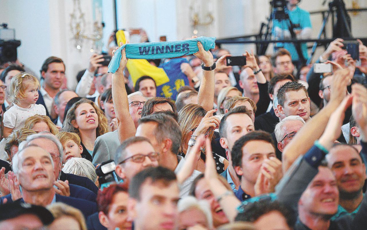 Sostenitori del partito popolare del ministro degli Esteri uscente Sebastian Kurz - Ansa Austria al trentenne centrista. Testa a testa socialisti e destra