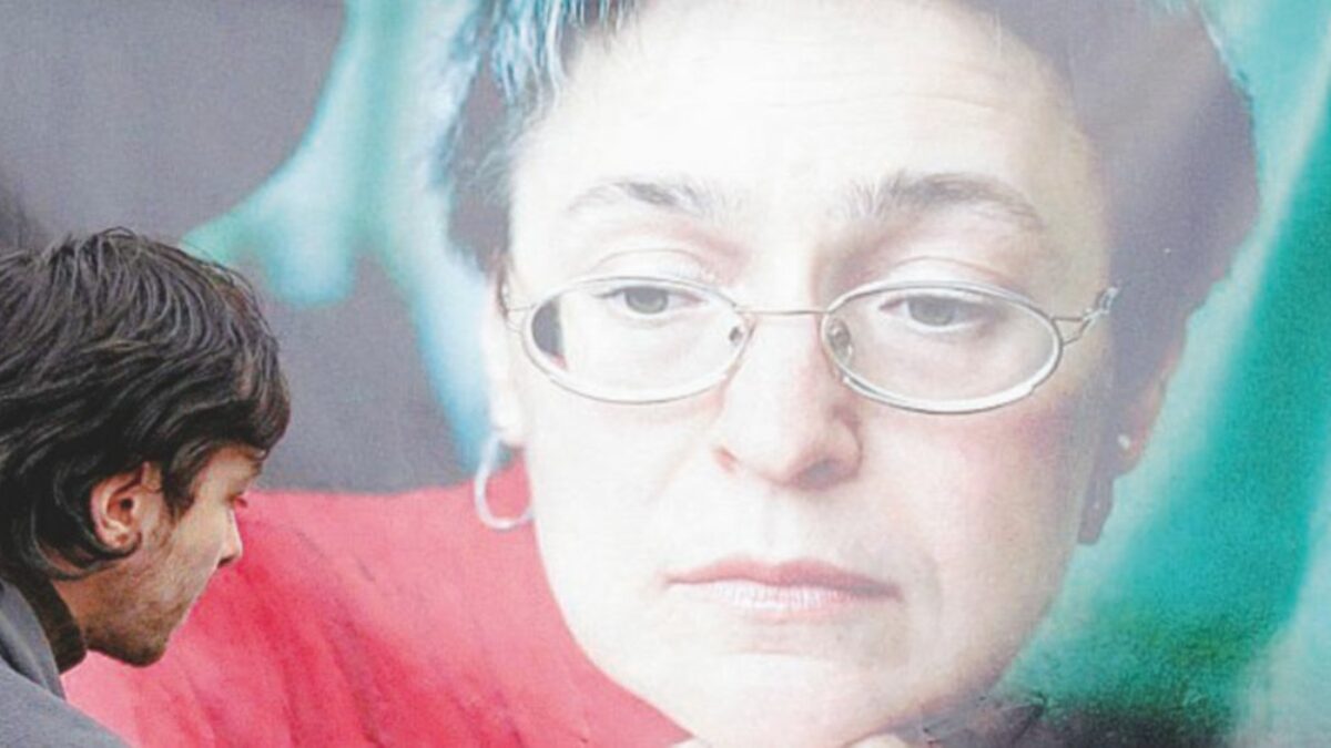 Anna Politkovskaja, prima vittima del ‘metodo Putin’. Vent’anni dopo il suo omicidio cerca ancora verità