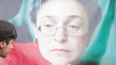 Copertina di Anna Politkovskaja, prima vittima del ‘metodo Putin’. Vent’anni dopo il suo omicidio cerca ancora verità