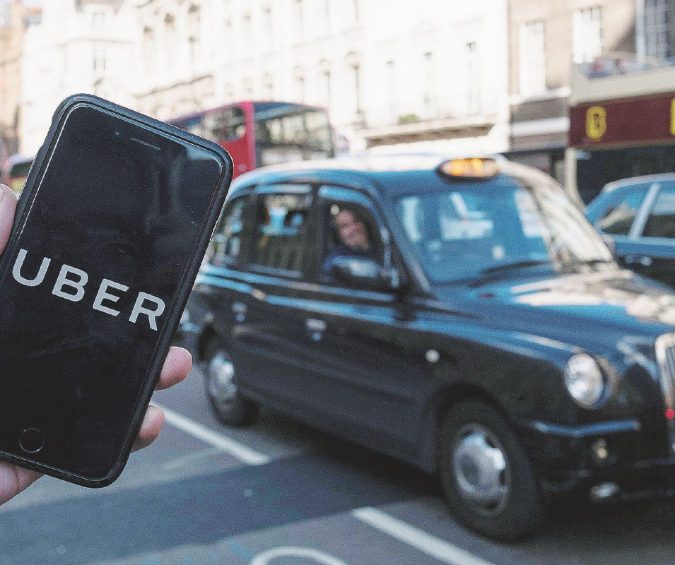 L’alternativa ai taxi - Dara Khosrowshahi, il nuovo amministratore delegato di Uber, ha cambiato strategia - Ansa Uber, il colosso Usa gioca l’ultima carta per non finire travolto
