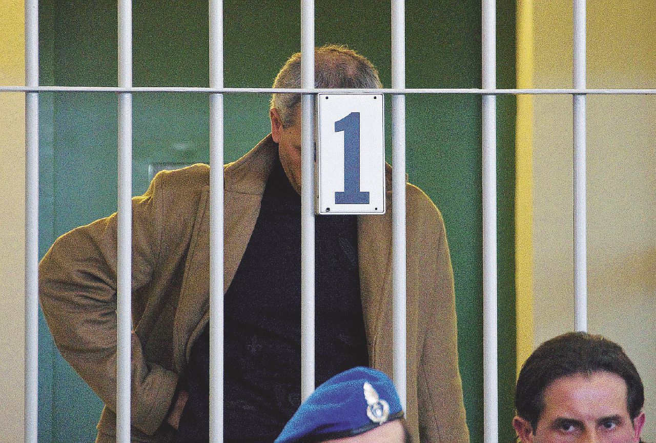 Copertina di Graviano: “Non rispondo”. Resta il mistero: chi è “Lui”?