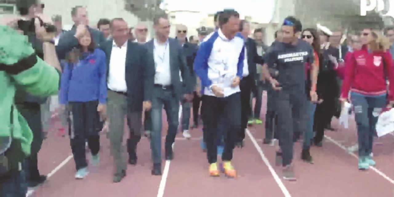 Copertina di Il treno di Renzi, prova morente di un insuccesso