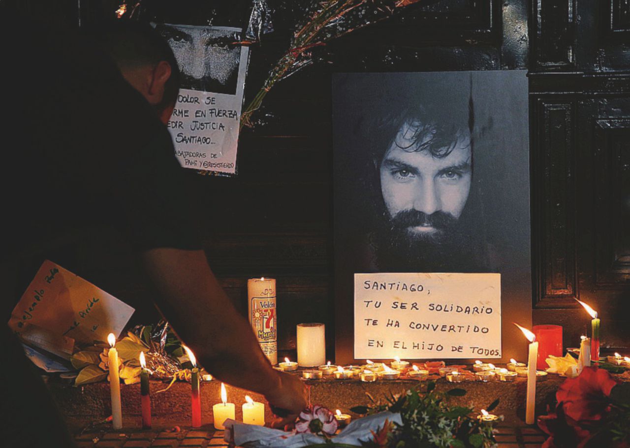 Il cadavere “scomodo” finisce nell’urna di Macri