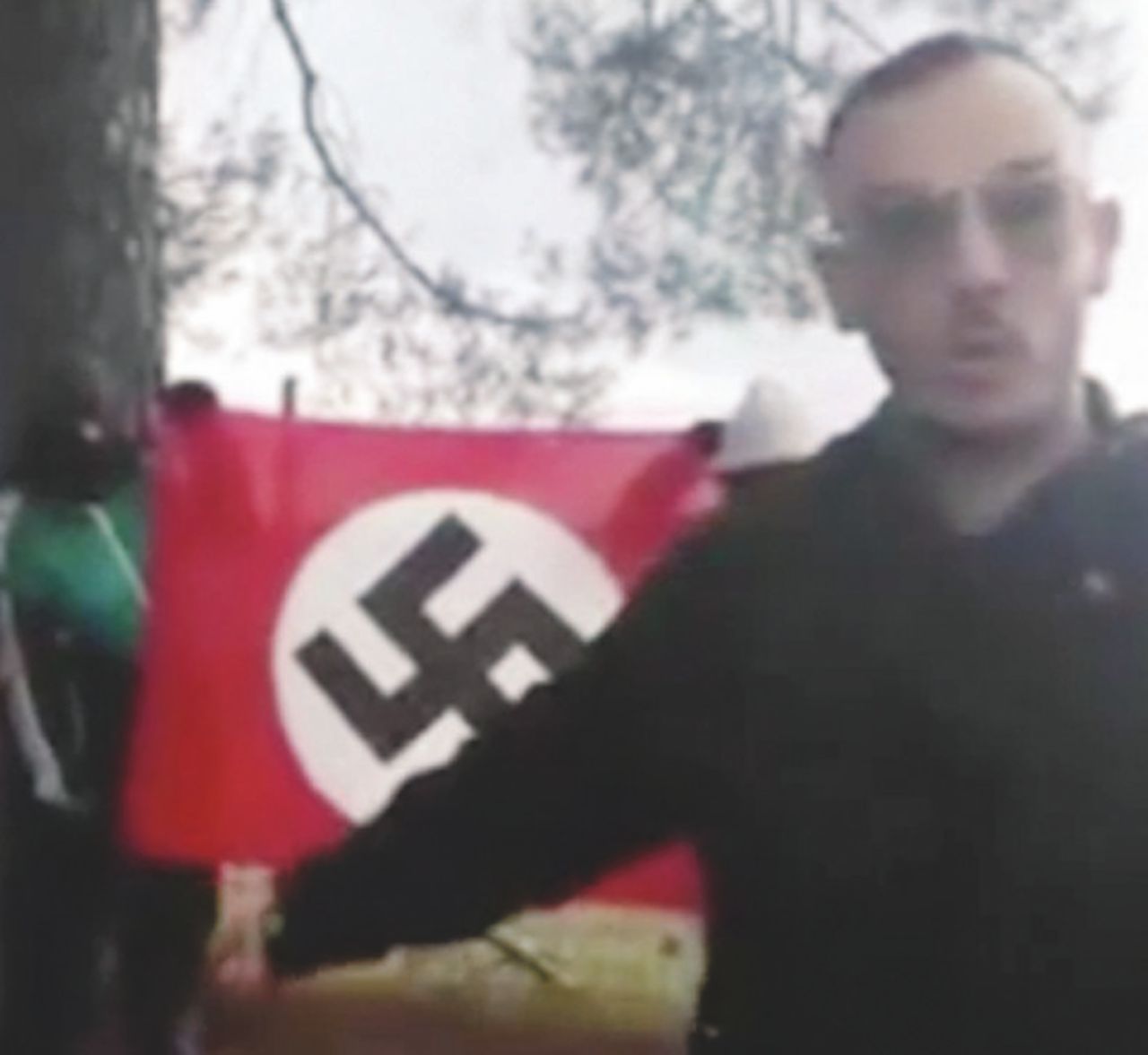 Copertina di CasaPound punta a “prendere” Ostia. Gruppi e gruppetti tra svastiche e raid