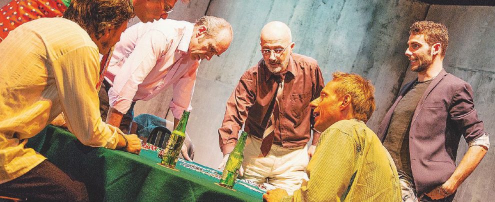 Gli attori - Brizi, Giusta, Montanari, Ottobrino, Sintucci e Zavatteri “Altro che vita da duro, al tavolo da Poker mi sento solo un Pollo”