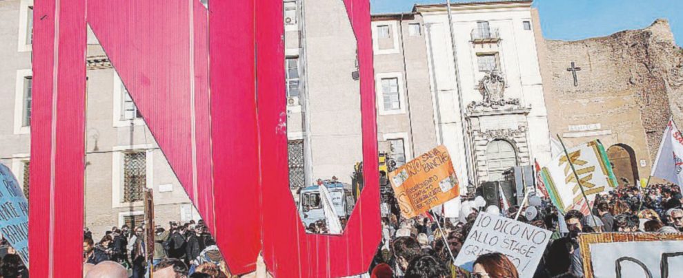 Mobilitazione - Una manifestazione per il “No” al referendum - Ansa Io, trattata da scema dalla riforma renziana