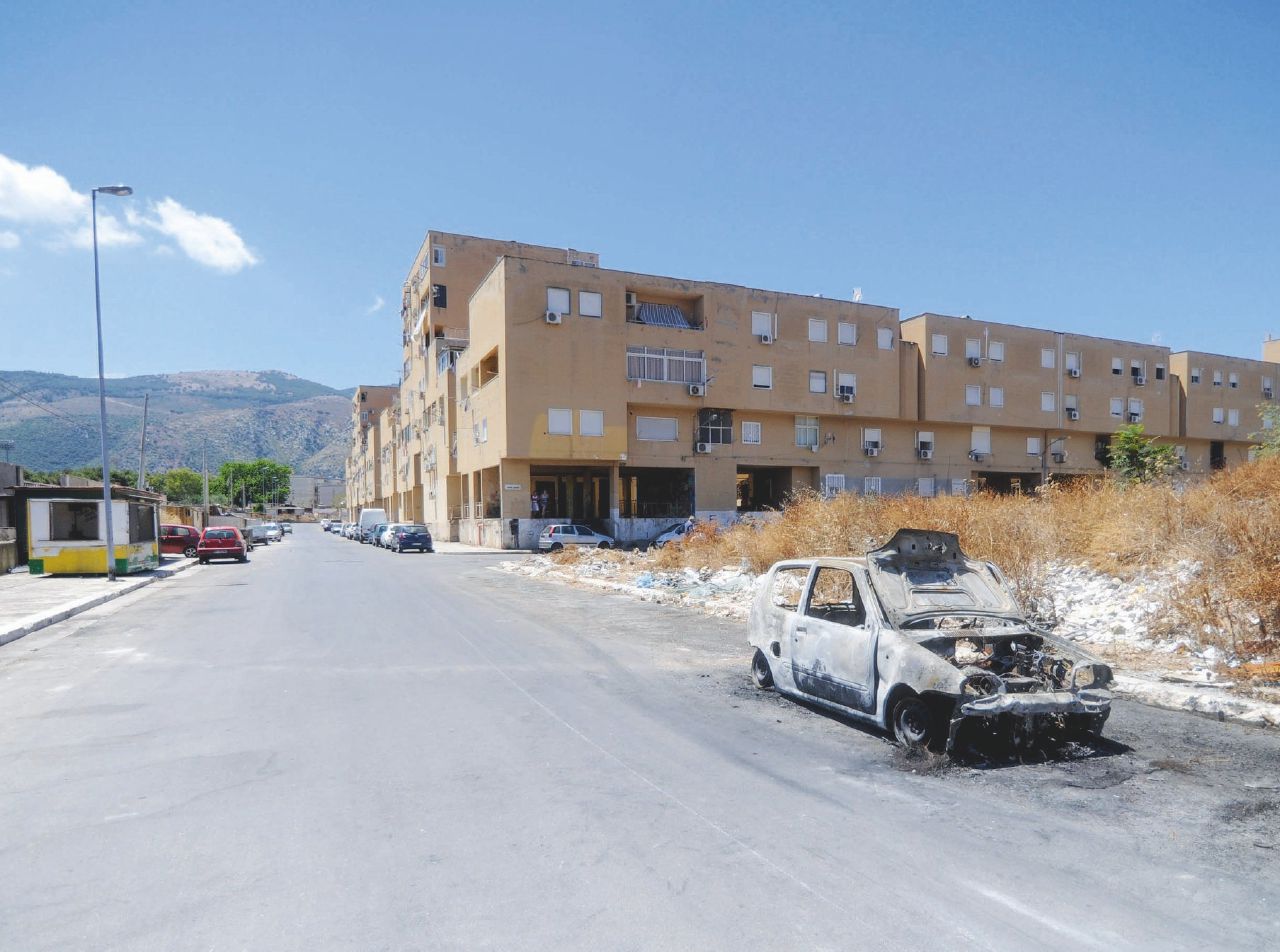 La Sicilia del bisogno tra lupi, voti e agnelli