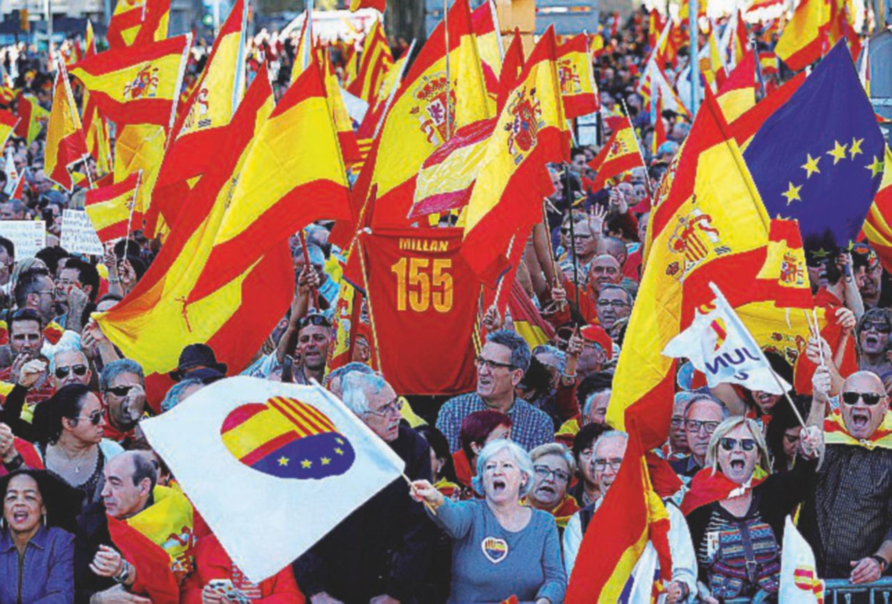 Gli unionisti si prendono pure la piazza