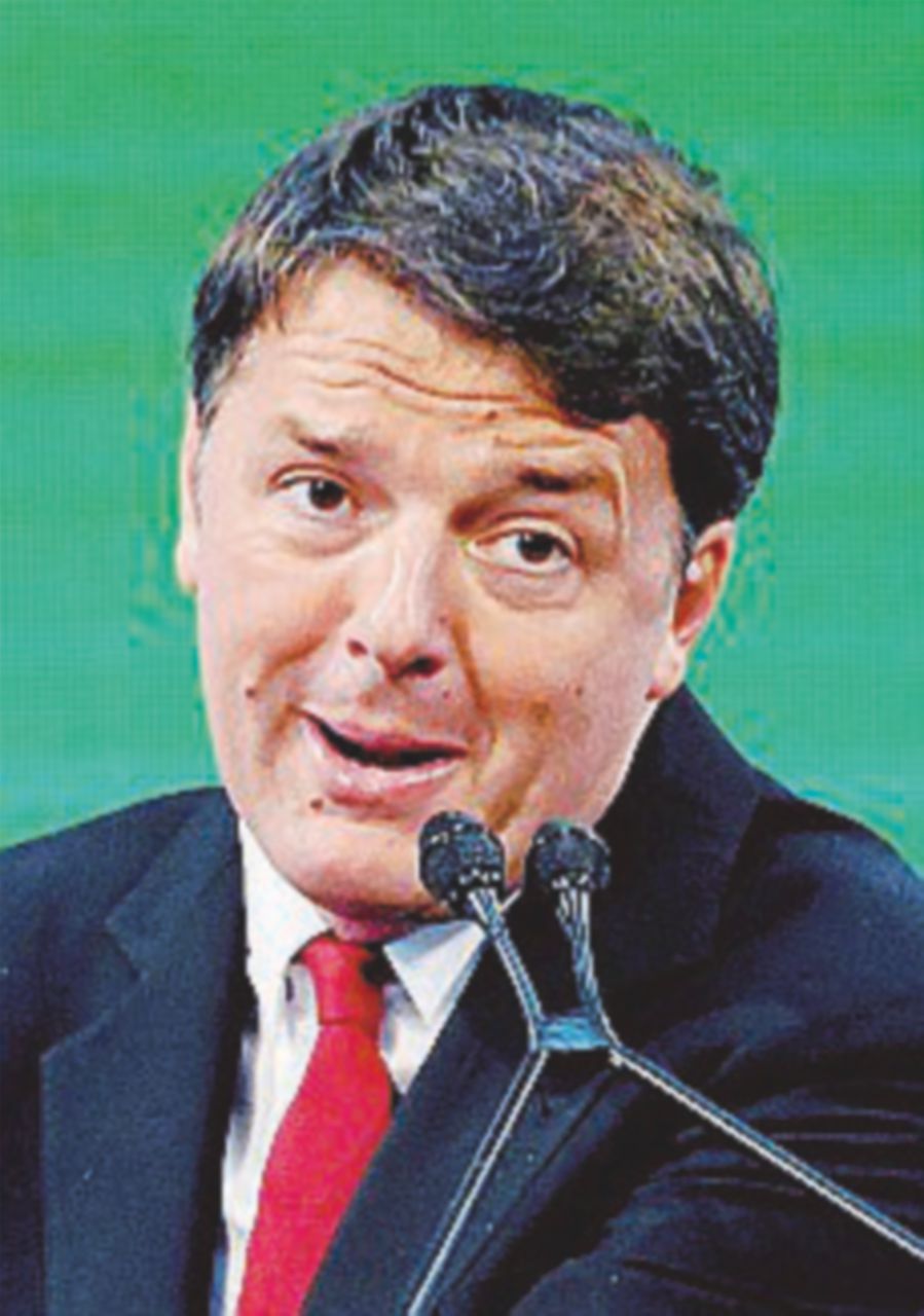 Renzi: “Ora via i vitalizi”. E il M5S gli dà del bugiardo