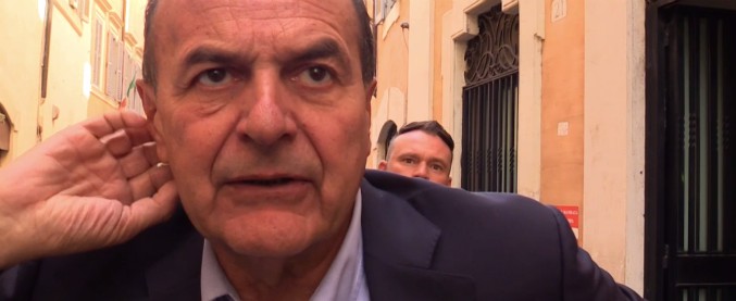 Copertina di Legge Bilancio, Bersani: “Le nostre richieste non ci sono? Ci regoleremo di conseguenza. Tanto la voterà Verdini”