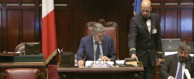 Copertina di Cannabis, si dalla Camera all’uso terapeutico