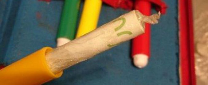 Copertina di Malpensa, contanti nascosti in pennarelli, libri e detersivi: i metodi utilizzati per eludere i controlli – FOTOGALLERY