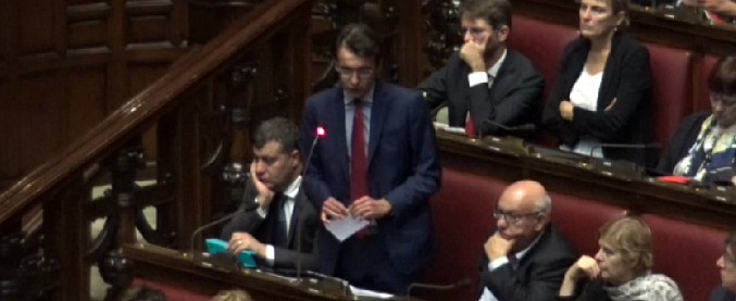 Copertina di Legge elettorale, D’Attorre (Mdp): “Voto di fiducia? Gentiloni perde la faccia. Renzi mandante”