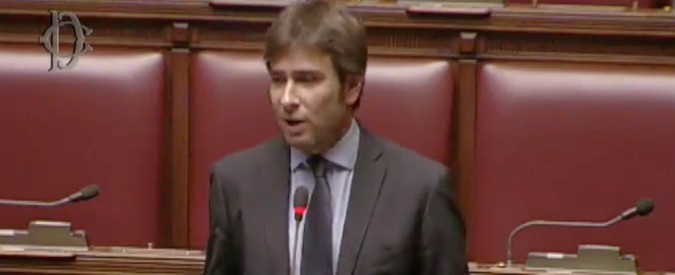 Copertina di Legge elettorale, l’appello di Di Battista (M5S): “Questo è il momento di tirare fuori orgoglio e dignità”