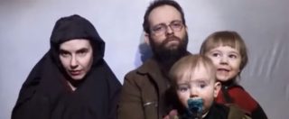 Copertina di Ostaggio dei talebani per 5 anni, rientrata in Canada la famiglia Boyle. “Hanno ucciso mia figlia e violentato mia moglie”