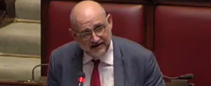 Copertina di Cannabis, l’ex relatore Farina (SI): “Occasione persa. Ora Senato approvi almeno uso terapeutico”