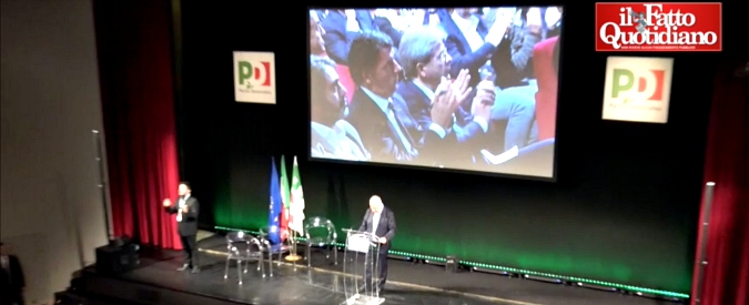 Copertina di Pd, compleanno amaro tra le bordate di Veltroni: “Prodi il migliore…”. E la faccia di Renzi in prima fila, che incassa