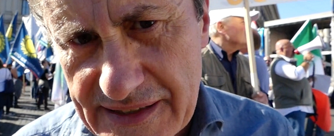 Copertina di Migranti, Alemanno e Storace in piazza. Danno i numeri: “750mila clandestini tra Renzi e Alfano: no invasione e ius soli”