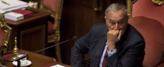 Copertina di Grasso lascia il gruppo Pd, le parole di ieri in Aula: “A volte è più difficile restare che una fuga vigliacca”