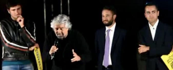 Copertina di Elezioni Sicilia, Grillo irrompe a Catania a sostegno di Cancelleri: “Chi non sogna è morto”