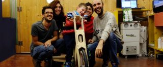 Copertina di Disabilità: la storia di Lorenzo, che va in bici grazie agli artigiani digitali. “Così migliora la vita dei bimbi malati”