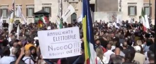Copertina di Legge elettorale, protesta M5S davanti a Montecitorio. Segui la diretta