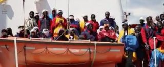 Copertina di Migranti, si rovescia un gommone nel mar Mediterraneo: 23 morti, salvate 263 persone