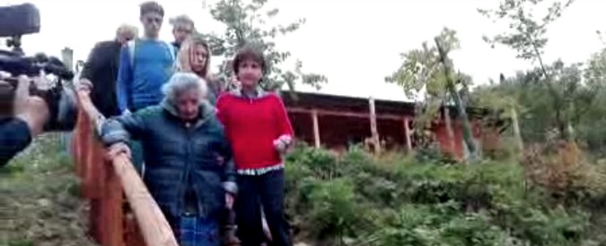 Copertina di Terremoto, sfratto esecutivo per la 95enne Peppina. L’anziana trasferita in un container vicino