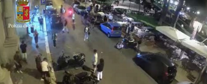 Copertina di Bari, coppia gay pestata e rapinata sotto gli occhi dei passanti. Giovanissimi incastrati dal video