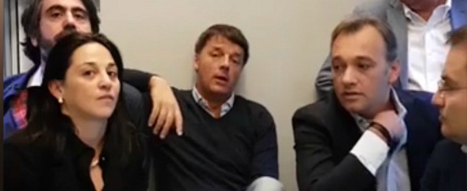 Copertina di Treno Pd, Renzi: “Contestazioni? Quattro grillini” poi sfotte Di Maio. E Richetti difende il Rosatellum