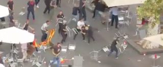 Copertina di Barcellona, gli unionisti si spaccano: mega rissa tra ultras in plaza de Catalunya dopo la manifestazione nazionalista
