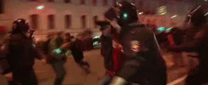 Copertina di Russia, migliaia di persone protestano San Pietroburgo. Un centinaio di fermati