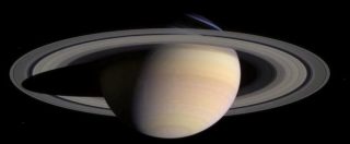 Copertina di Ai confini del Sistema Solare un Saturno in miniatura: Haumea ha un anello di polveri e due lune