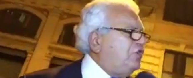 Copertina di Ius Soli, Verdini canta “Blowin in the wind” di Bob Dylan. E sulla legge: “Spiegata male, ma atto di civiltà”