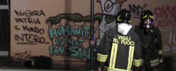 Copertina di Torino, a fuoco palazzina migranti. Spento nella notte il rogo all’ex Moi