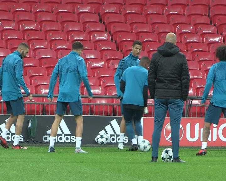 Copertina di Calcio, CR7 si diverte: tunnel con irrisione a un primavera del Real Madrid