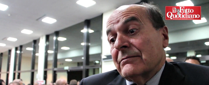 Copertina di Pd-Mdp, Bersani risponde a Renzi: “Niente ammucchiate. Pd non è sinistra”. Ma lascia comunque “la palla di là”