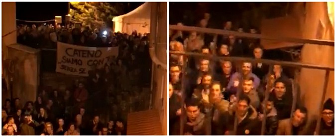 Copertina di Sicilia, sostenitori di Cateno De Luca sotto casa del deputato: lui si affaccia al balcone e recita il Padre nostro insieme a loro
