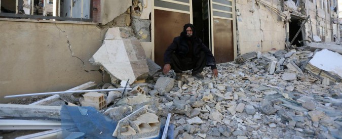 Copertina di Iran, terremoto 7.2 al confine con l’Iraq: almeno 400 morti e oltre 6500 feriti. “In 200 intrappolati sotto le macerie di un complesso residenziale”