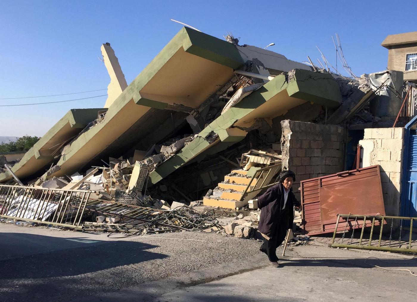 Iran Terremoto Al Confine Con L Iraq Almeno Morti E Oltre